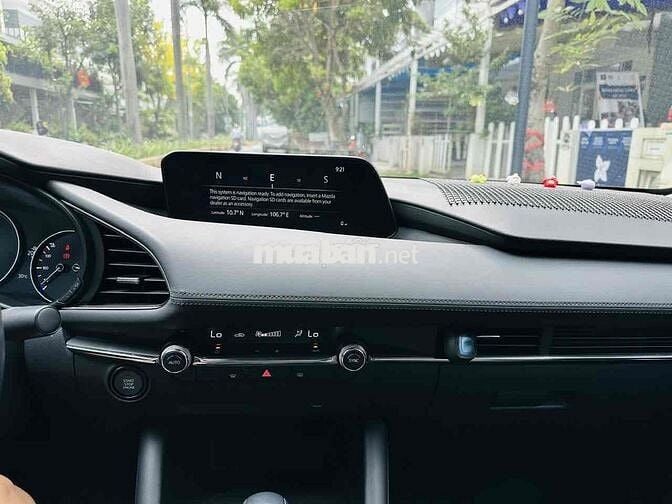 Mazda 3 2022 1.5L Luxury - 33000 km