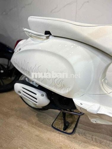 Vespa Justin bieber 125 mới chưa bấm biển