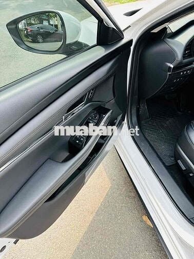 Mazda 3 2022 1.5L Luxury - 33000 km