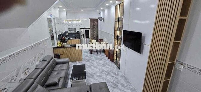 Bán nhà Mã Lò: 4x20 đúc 2 lầu ban công: 3PN, 3WC hẻm 8m