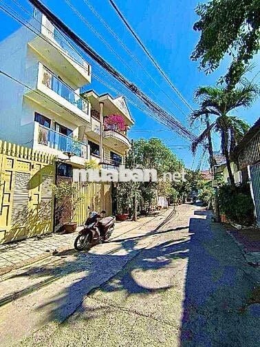 BAN NHÀ ĐẸP HẺM 8M – 3 TẦNG – DT 5 x 18 90M² – CHỈ 9.5 TỶ, GẦN ĐH LUÂT
