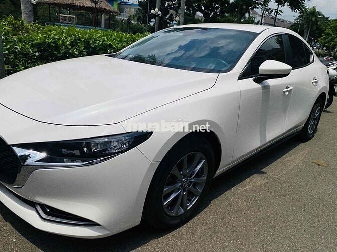 Mazda 3 2022 1.5L Luxury - 33000 km