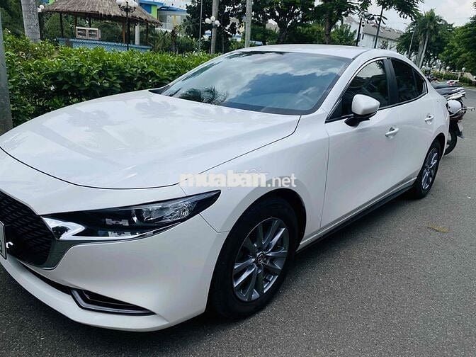 Mazda 3 2022 1.5L Luxury - 33000 km