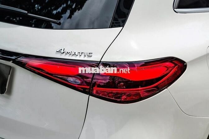 Bán GLC300 4Matic bản Allnew V1 - 9000 km