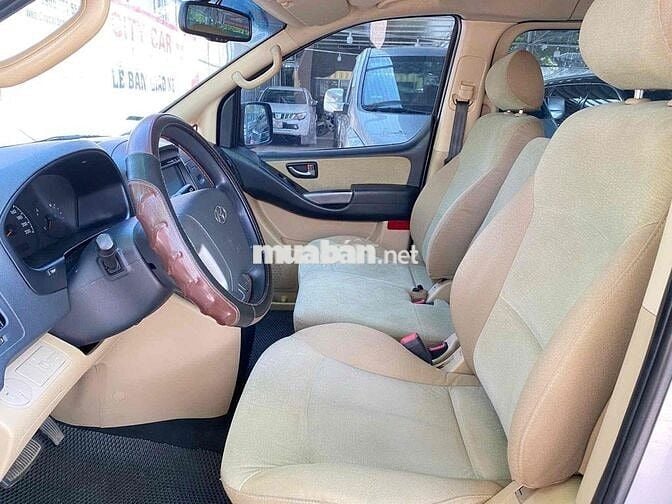 Cần bán Hyundai Grand Starex 2016 số tự động