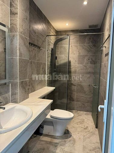 Bán đúng 2 tỷ 420, nhà 49m2 Nguyễn Thiện Thuật xây 4 tầng. Hẻm 5m,SHR
