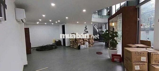 MBKD khu Bách Khoa 70m², 3 Tầng, Ô tô, thang máy, Mt 10m
