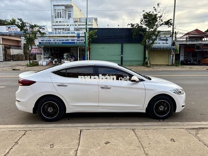 Hyundai Elantra 2018 1.6 MT - 108000 km