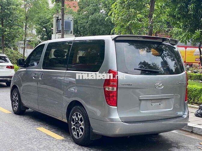 Cần bán Hyundai Grand Starex 2016 số tự động