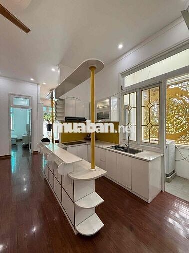 53 Phạm Ngũ Lão. Full nội thất, sân ô tô, có hồ bơi