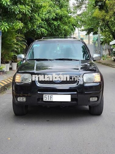 Xe gia đình gầm cao Ford Escape AT 4x4 xăng 5 chổ