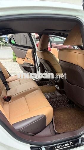 Bán Lexus ES250 Model 2020, 1 chủ, xe siêu mới..