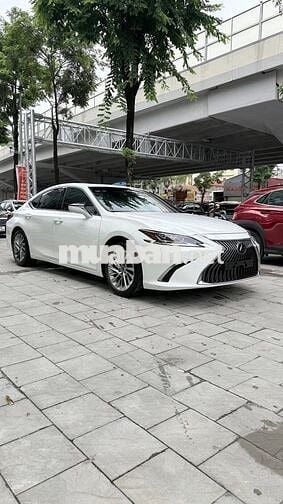 Bán Lexus ES250 Model 2020, 1 chủ, xe siêu mới..