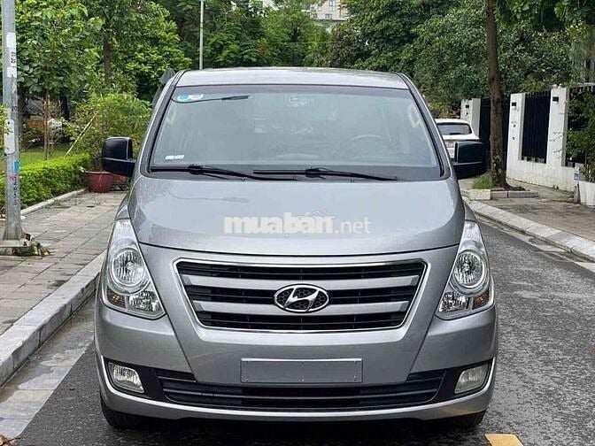 Cần bán Hyundai Grand Starex 2016 số tự động