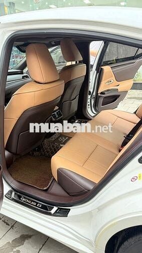 Bán Lexus ES250 Model 2020, 1 chủ, xe siêu mới..