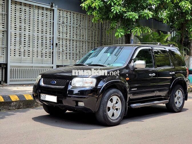 Xe gia đình gầm cao Ford Escape AT 4x4 xăng 5 chổ