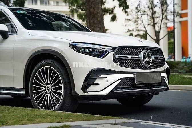 Bán GLC300 4Matic bản Allnew V1 - 9000 km