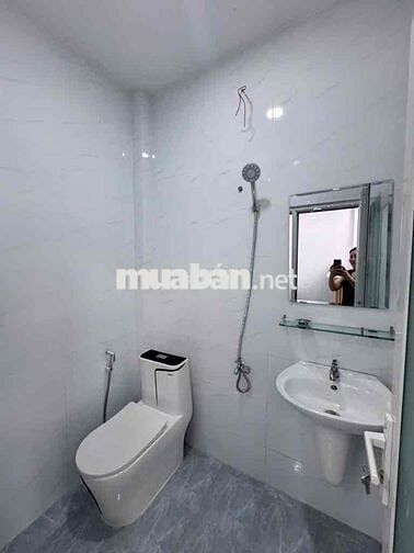 Gia 2ty6 -4.5x6 Tân sơn nhì Tan phú .2 tầng sổ hồng riêng