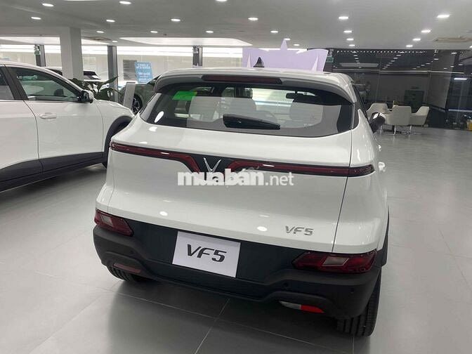 VinFast VF5 Plus 2025 tặng 3 năm bảo hiểm thân vỏ