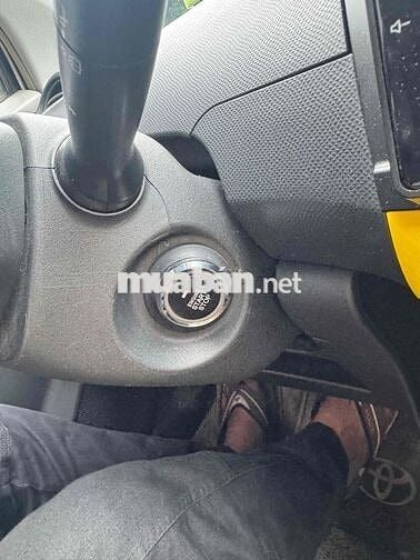 Toyota Yaris 2009 1.3 AT - 108000 km