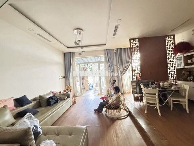 Bán nhà 4 Tầng Thủ Đức,SHR đường xe hơi,GÓC 2 MẶT TIỀN hẻm
