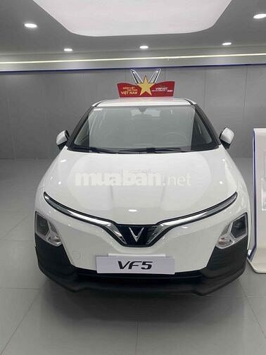 VinFast VF5 Plus 2025 tặng 3 năm bảo hiểm thân vỏ