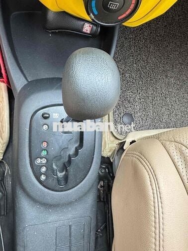 Toyota Yaris 2009 1.3 AT - 108000 km