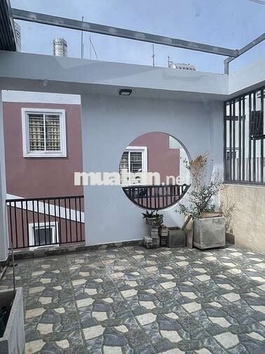 Bán Gấp nhà đẹp 4tang cạnh Trương Quốc Dung 110m2 cách MT 20m nhỉn 6ti