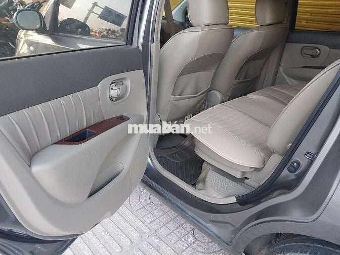 Nissan livina số tự động Đ2011