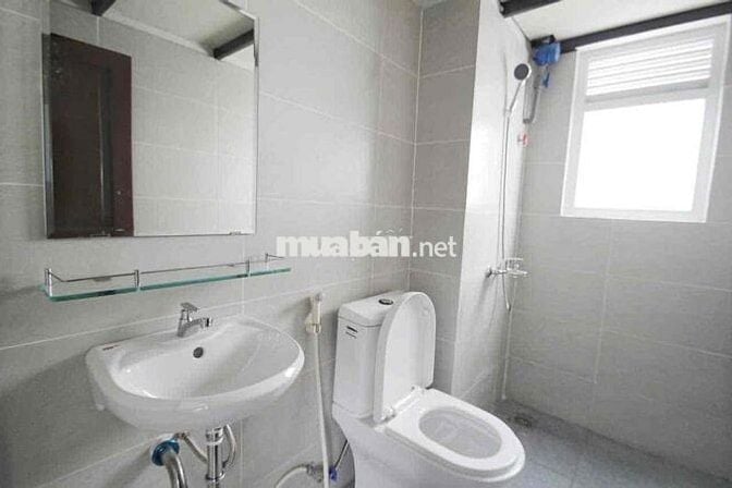 Cho thuê căn hộ Studio ban công Q4 gần ĐH Luật, ĐH Nguyễn Tất Thành