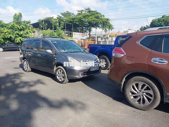 Nissan livina số tự động Đ2011
