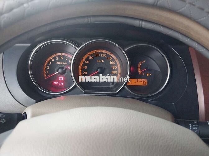Nissan livina số tự động Đ2011