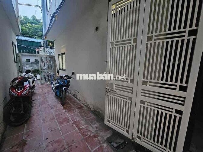 Bán nhanh, bán gấp Nhà gần mặt phố Quang Trung, thoáng sáng tiện ích