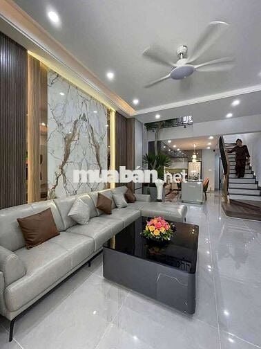 Với 5 tỷ 100 sở hữu ngày căn nhà 48m² đường Nguyễn Biểu, P2, Q5.