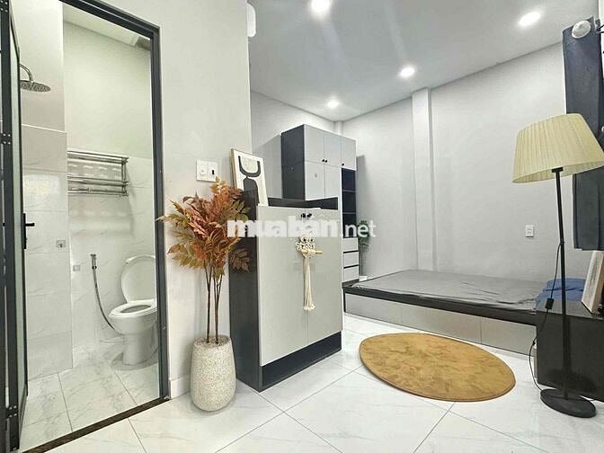 Căn Hộ STU Nội Thất Mới Đầy Đủ , Ban Công Cực To , Lầu 2