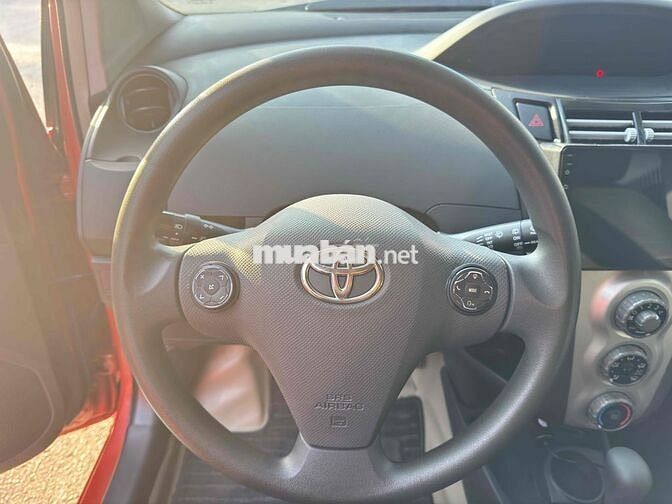 Toyota Yaris 2008 1.3 AT - 75 km