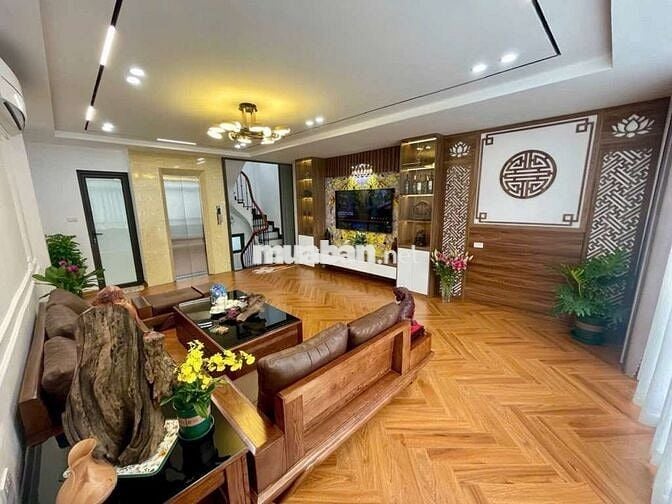 BÁN NHÀ DÂN XÂY PHỐ NGỌC LÂM 6 TẦNG THANG MÁY OTO VÀO NHÀ