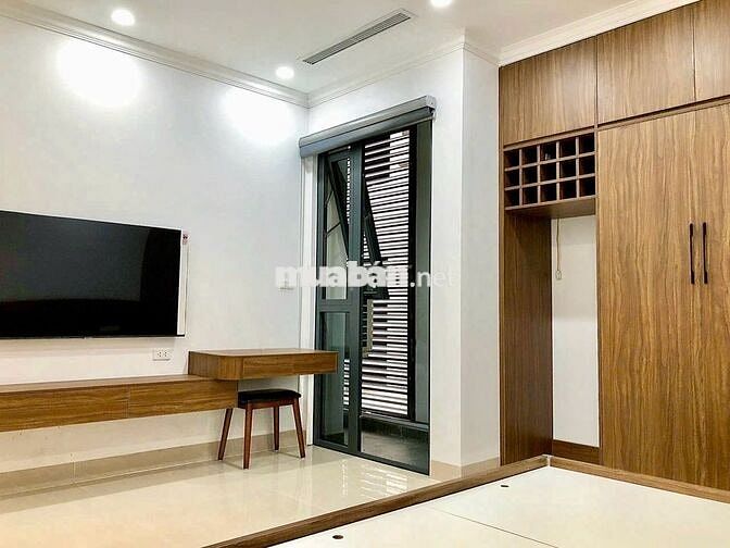 Cho thuê căn hộ full đồ mặt phố Vệ Hồ, Tây Hồ ô tô đỗ cửa 5.5 triệu/th