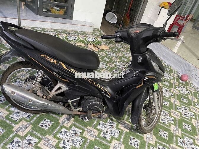 nhà đổi xe nên bán lại xe dư, còn bảo hành honda