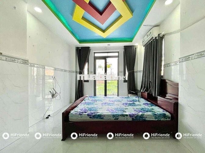 Phòng ngủ full nội thất bancol mới tinh ngay mặt đường dbt chân cầu
