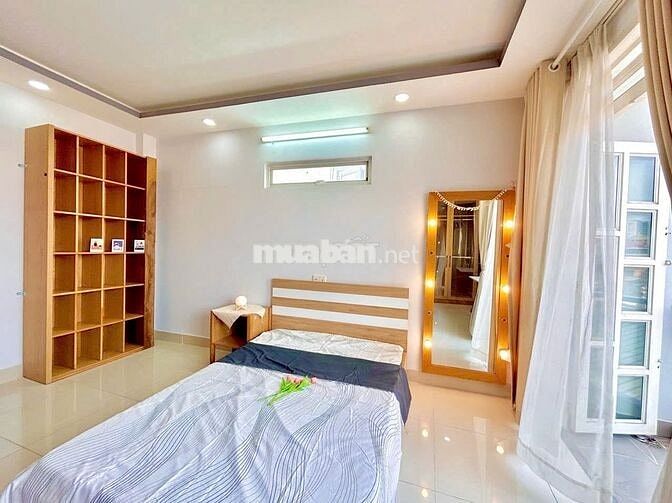 🥦 PASS phòng Tone Gỗ Siêu Đẳng Cấp. Tủ Đồ Kính Full Trần.Ngay Phố PXL