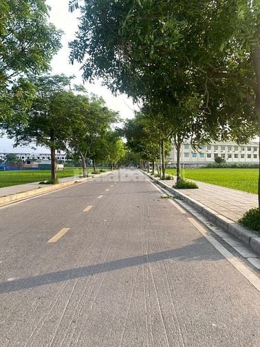 Lô đất 60m , đường trước đất 6m, sát ngay công viên nguyễn văn cừ