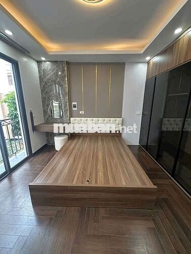 NHÀ MỚI XÂY ĐỊNH CÔNG, 6 TẦNG THANG MÁY, Ô TÔ VÀO NHÀ GIÁ TỐT