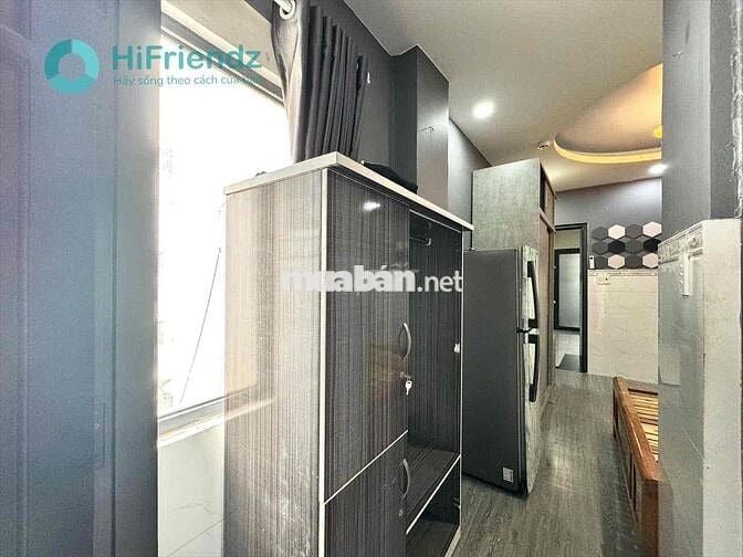 Phòng ngủ full nội thất bancol mới tinh ngay mặt đường dbt chân cầu