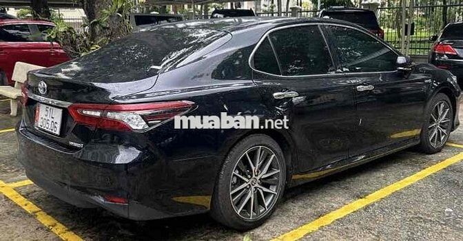 Toyota Camry 2024  2.5 HEV Mid- 4000 km