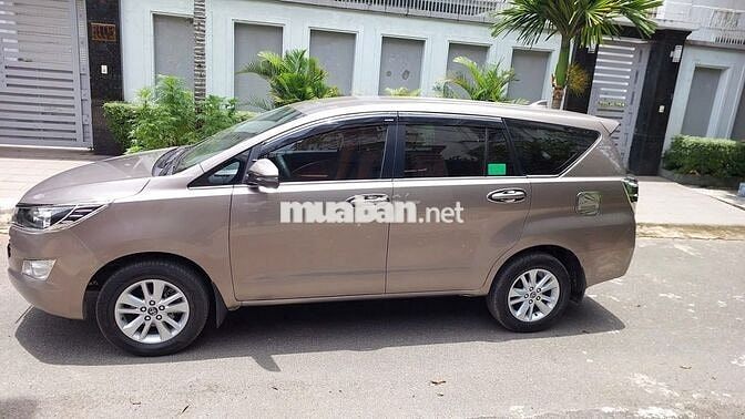 TOYOTA INNOVA ĐỜI 2019 BẢN 2.0E MÀU ĐỒNG KIM ĐẸP
