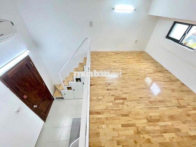 Duplex Full Nội Thất Cửa Sổ Ánh Sáng Tự Nhiên Ngay Giáp Q1