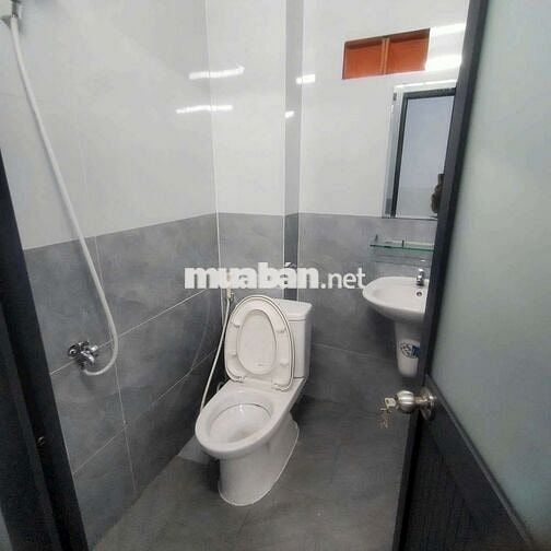 Nhà ngõ hẻm,32m2 , 3 phòng ngủ, đường lương Văn nho, tân phong