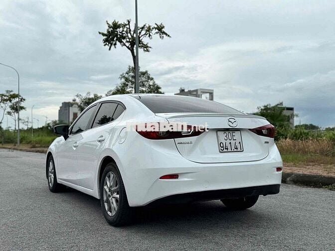 Mazda 3 2016 1.5 AT Sedan - 98000 km