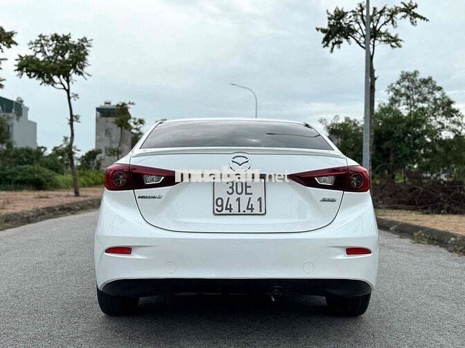 Mazda 3 2016 1.5 AT Sedan - 98000 km